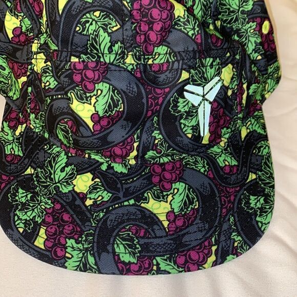 KOBE BRYANT Nike 5 Panel AW84 Hat Cap Jungle Grape
Vine Black Mamba OSFM RARE - Picture 2 of 9
